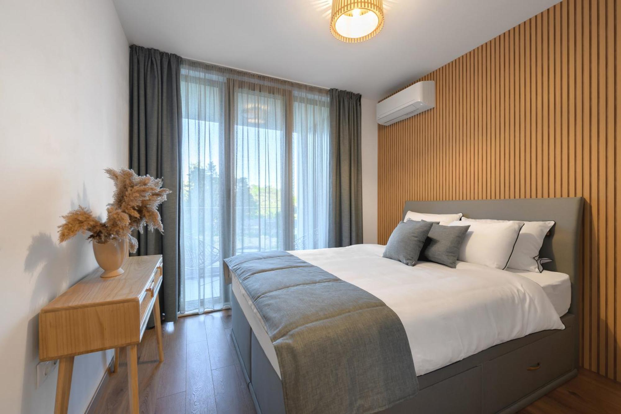 Boho Sea View One-Bedroom Pool & Spa Apartment Saints Constantine and Helena Екстер'єр фото
