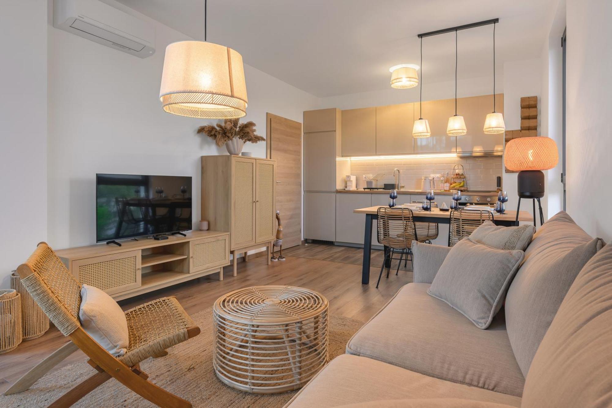 Boho Sea View One-Bedroom Pool & Spa Apartment Saints Constantine and Helena Екстер'єр фото